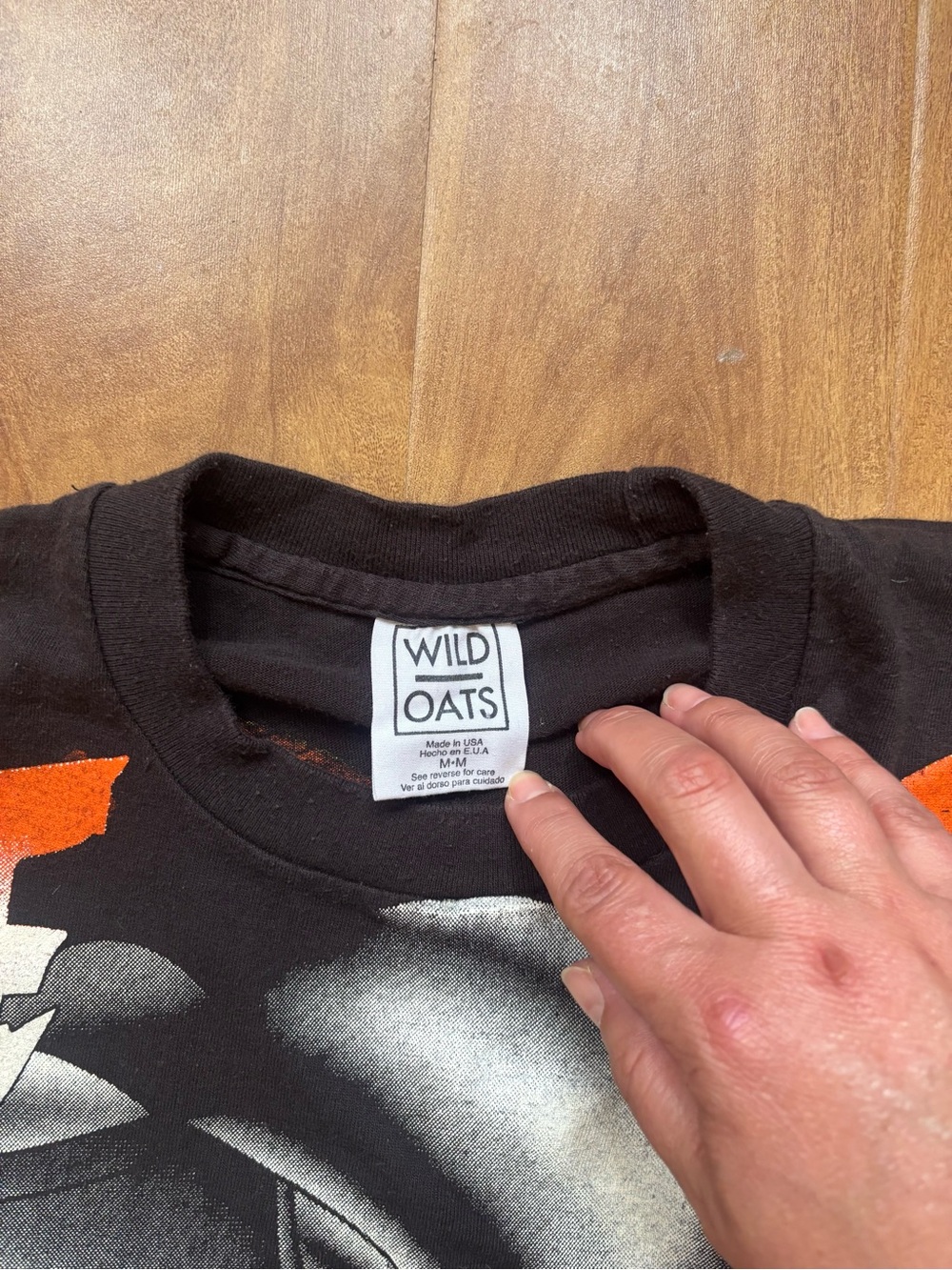 Warner Bros. 1996 Black & Orange Space Jam Graphic Tee with Taz & Bugs - Picture 12 of 16